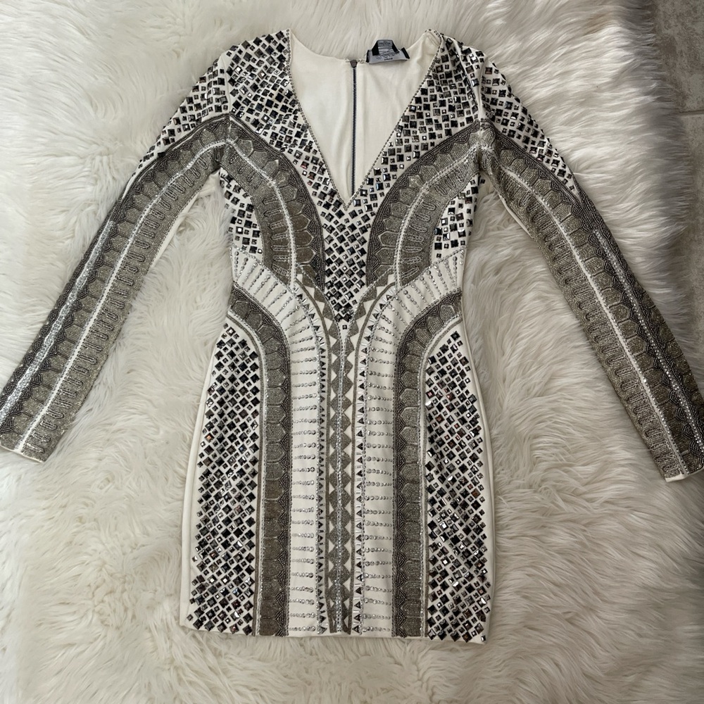 90s style black and white dress with a zipper in the back #vintagevibes